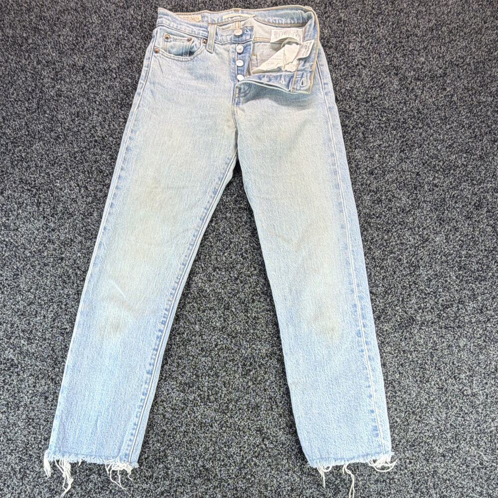 Levi’s Premium Wedgie Straight Jeans Womens 23x26 Light Wash High Rise Raw Hem